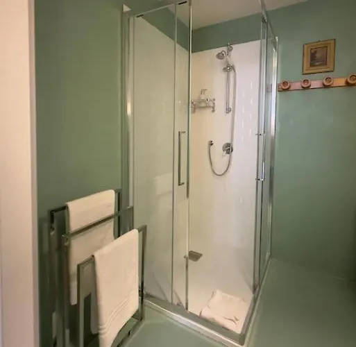 The Grand Tour Bed & Breakfast 4*
